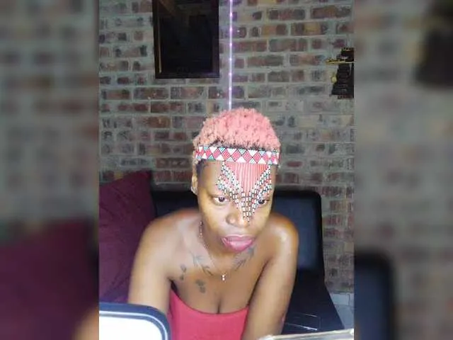 Live sex webcam photo for CleavageKING #290378215