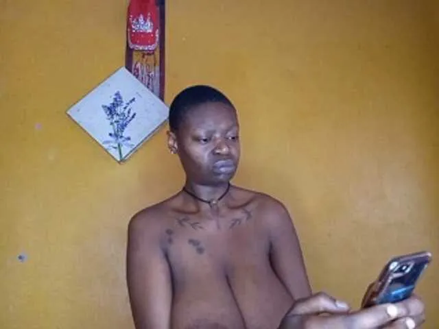 Live sex webcam photo for CleavageKING #291790715