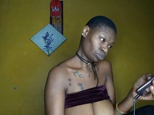 Live sex webcam photo for CleavageKING #291794496