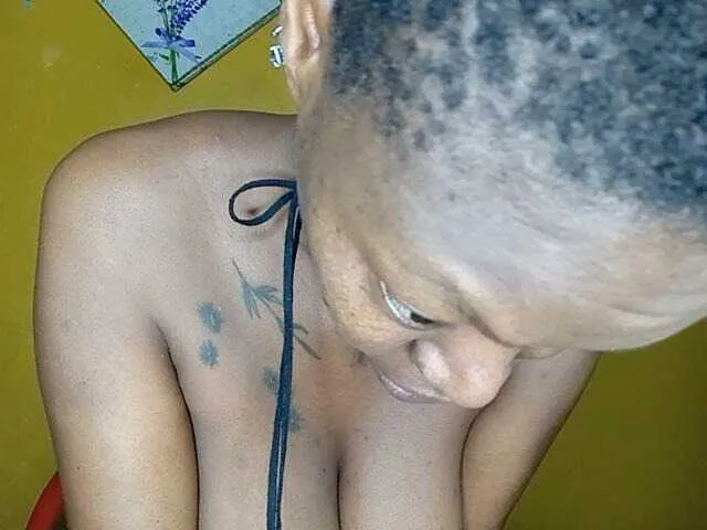 Live sex webcam photo for CleavageKING #291806893