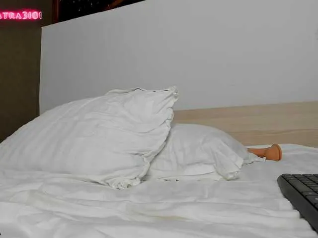 Live sex webcam photo for CleopatraTemp #272215832