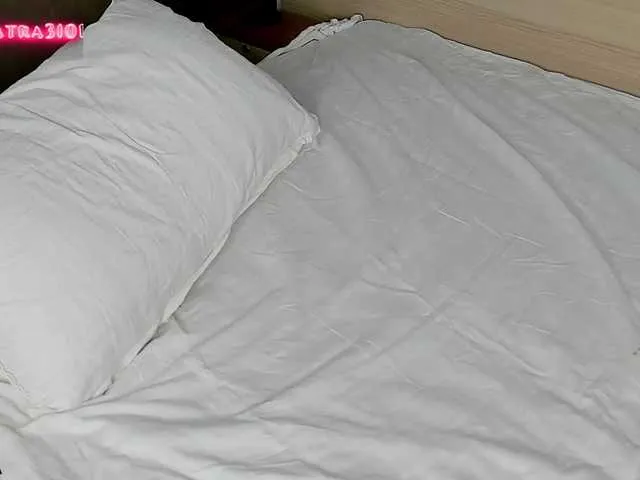 Live sex webcam photo for CleopatraTemp #272498927