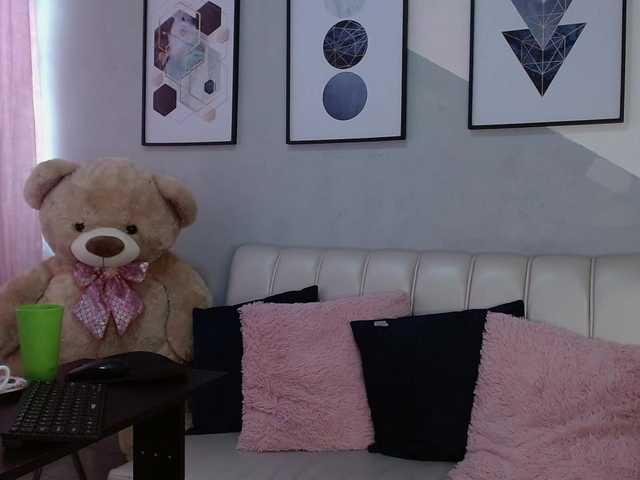 Live sex webcam photo for Clhoe-Lovex #275700906