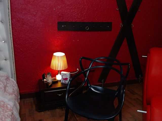 Live sex webcam photo for Clhoe-Lovex #276089233