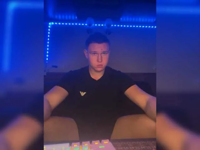 Live sex webcam photo for Clixx4 #276685273