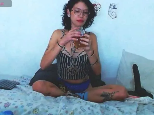 Live sex webcam photo for Cloe-Evans1 #278278402