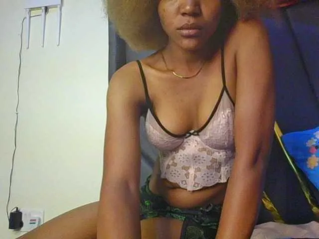 Live sex webcam photo for CloeMae #292030350