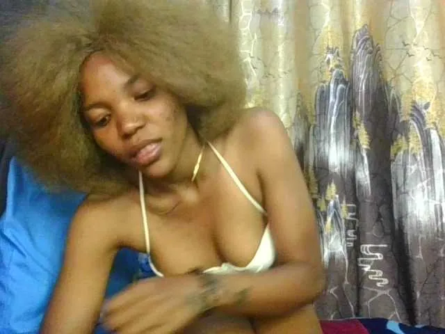 Live sex webcam photo for CloeMae #292042723