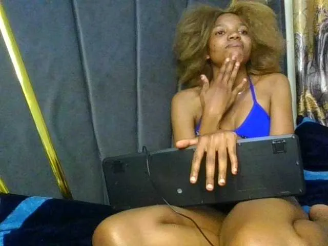 Live sex webcam photo for CloeMae #292163667