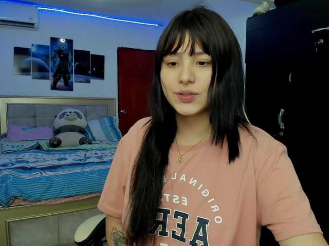 Live sex webcam photo for Cloequeengirl #277051488