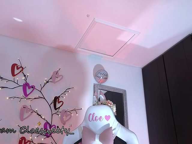 Live sex webcam photo for Cloesweety #290273245