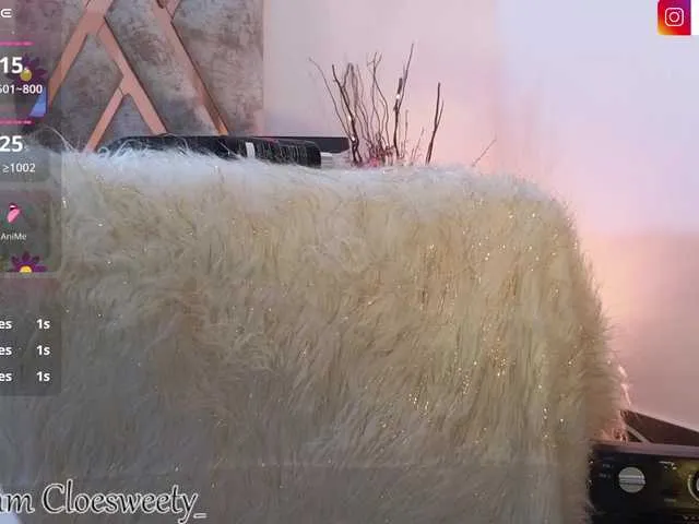 Live sex webcam photo for Cloesweety #291633035