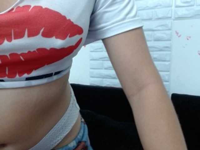 Live sex webcam photo for Cloysamantha #288291452