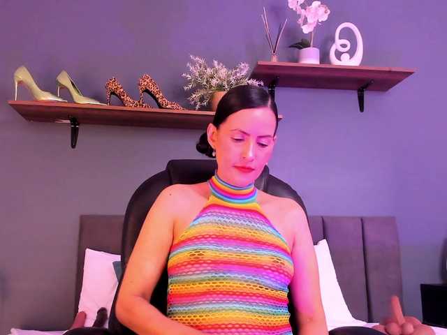 Live sex webcam photo for Coco-balenciaga #292228293