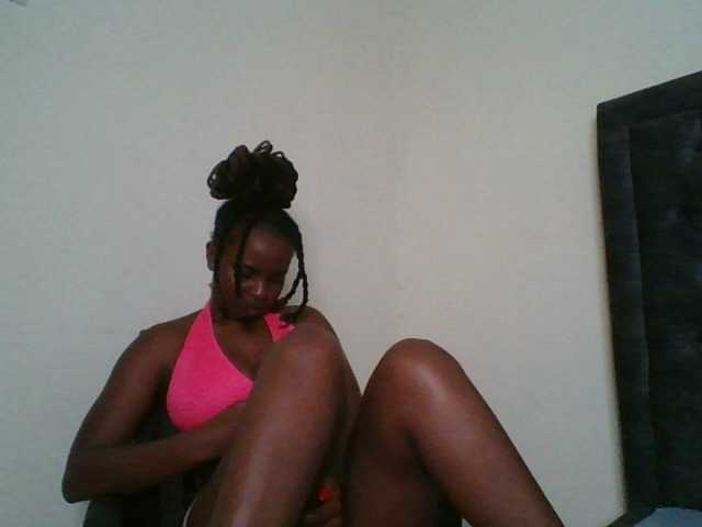 Live sex webcam photo for Cocobela1 #277978312