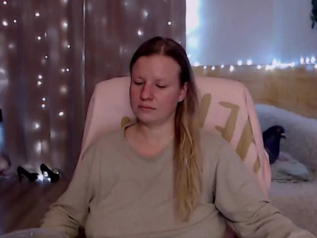 Live sex webcam photo for CoconutLegs #275686606