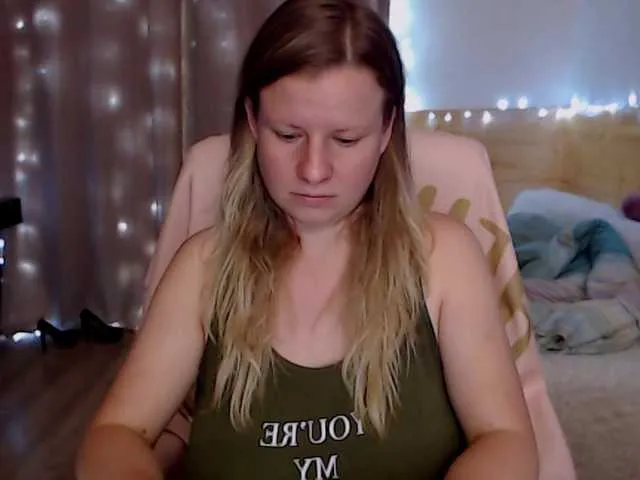 Live sex webcam photo for CoconutLegs #275730034