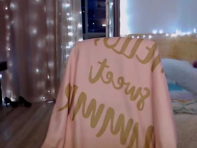 Live sex webcam photo for CoconutLegs #275737288