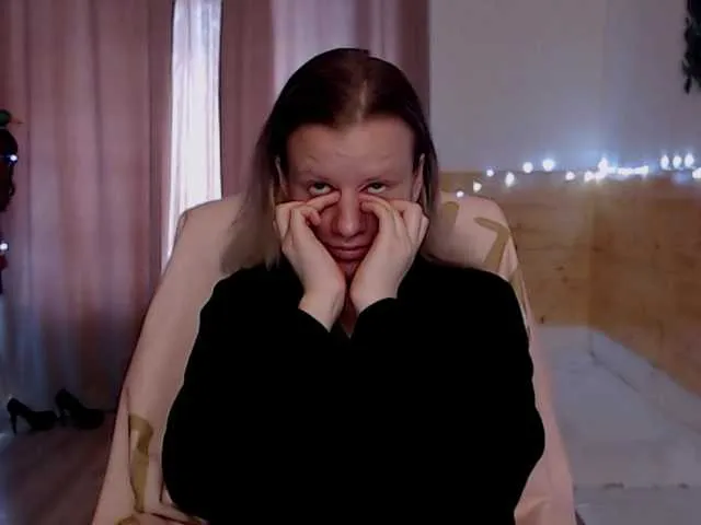 Live sex webcam photo for CoconutLegs #275847779