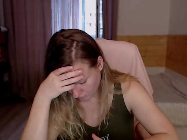 Live sex webcam photo for CoconutLegs #275893408