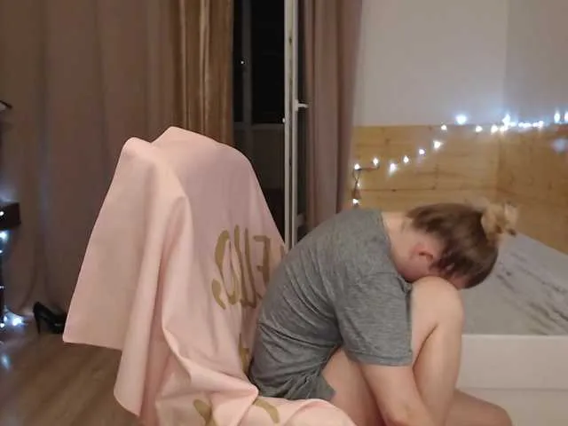 Live sex webcam photo for CoconutLegs #275978745