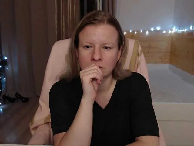 Live sex webcam photo for CoconutLegs #276083715