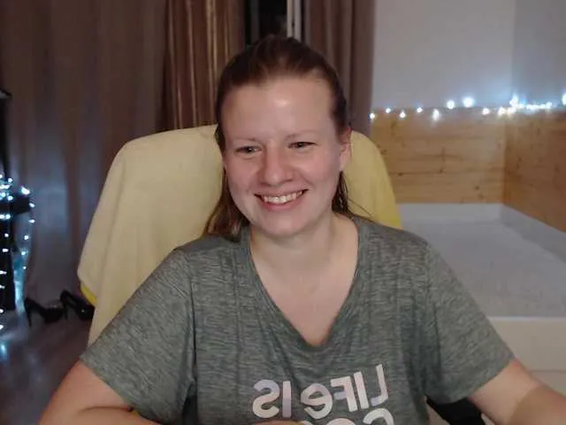 Live sex webcam photo for CoconutLegs #276090896