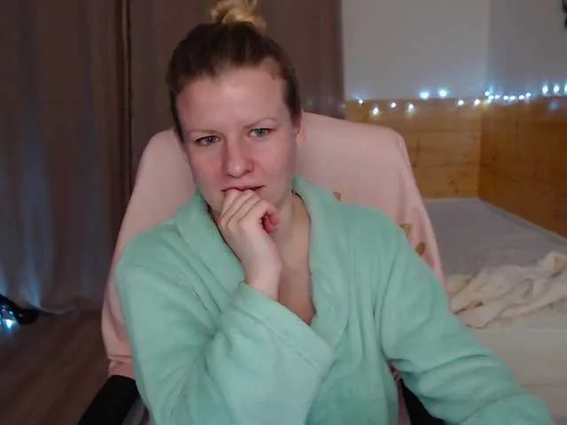 Live sex webcam photo for CoconutLegs #276251054