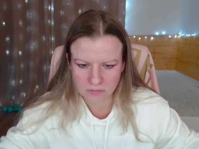 Live sex webcam photo for CoconutLegs #276525792