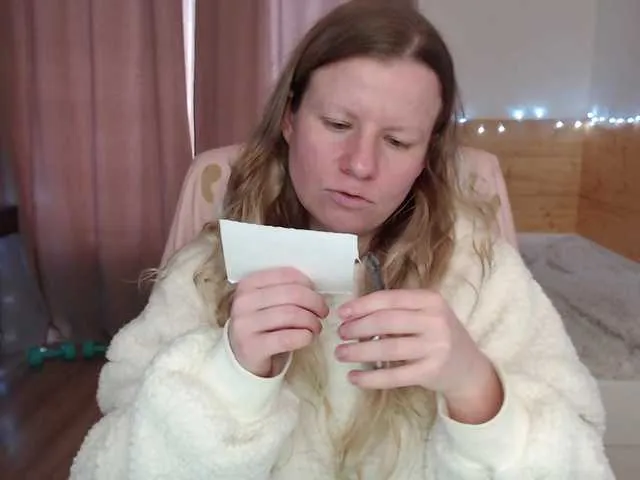 Live sex webcam photo for CoconutLegs #276641258