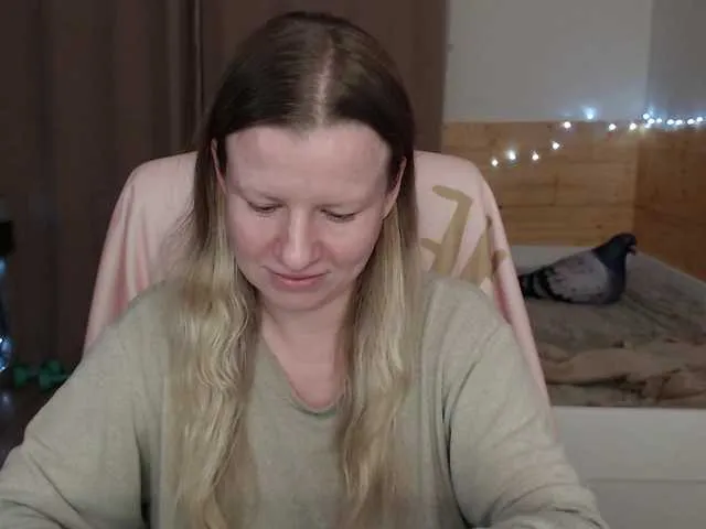 Live sex webcam photo for CoconutLegs #276691107