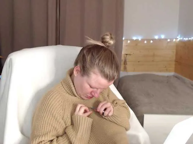 Live sex webcam photo for CoconutLegs #276783590