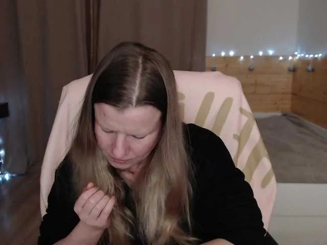 Live sex webcam photo for CoconutLegs #277106495