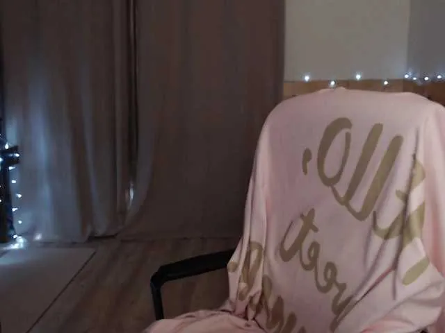 Live sex webcam photo for CoconutLegs #277589408