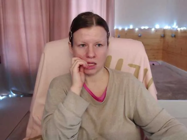 Live sex webcam photo for CoconutLegs #277775163