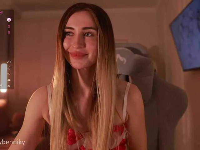 Live sex webcam photo for Coconutkitty #291067399