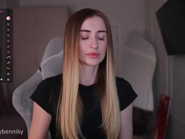 Live sex webcam photo for Coconutkitty #291341647