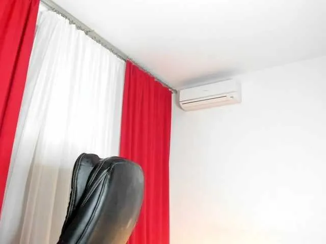 Live sex webcam photo for Colette1W #272345843