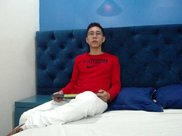 Live sex webcam photo for Coner-21 #277460191