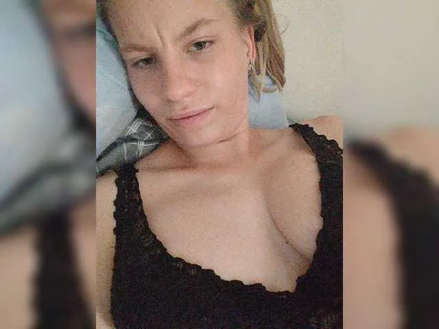 Live sex webcam photo for ConfeeTyrr #275661647