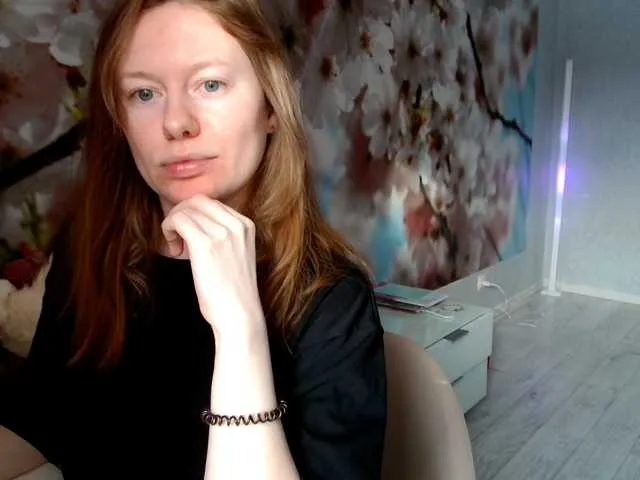 Live sex webcam photo for ConnieDaw #290505138