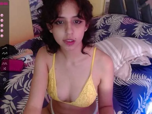 Live sex webcam photo for ConnieUzumaki #272104137