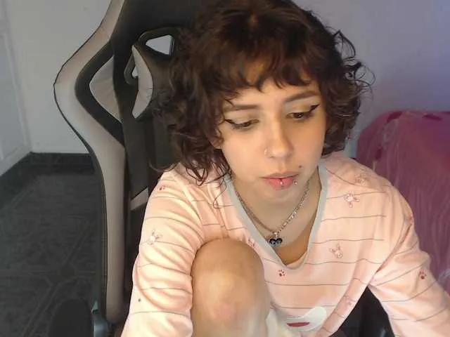 Live sex webcam photo for ConnieUzumaki #274645721