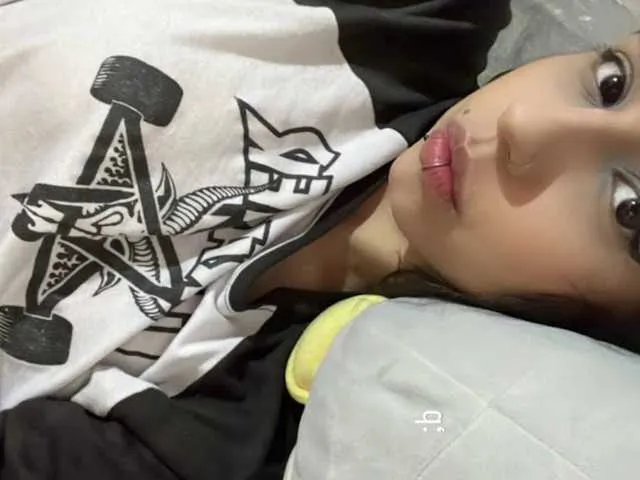 Live sex webcam photo for ConnieUzumaki #277094389