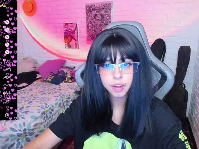 Live sex webcam photo for ConnieUzumaki #277598355