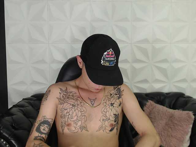 Live sex webcam photo for ConnorJagger #275608971