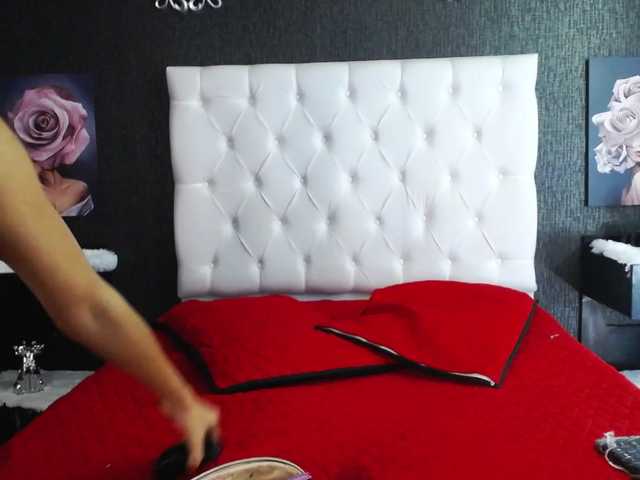 Live sex webcam photo for ConnorYRoxane #272981569