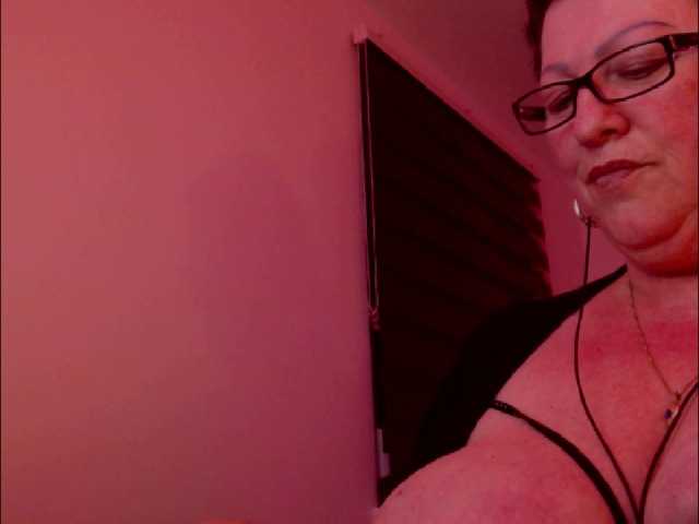 Live sex webcam photo for Connyat99 #277343808