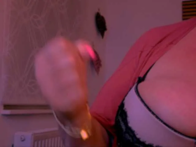 Live sex webcam photo for Connyat99 #293724846