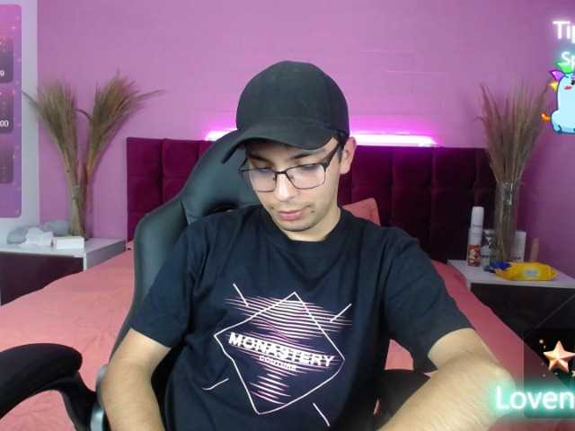 Live sex webcam photo for Conor-Taylor #277209116